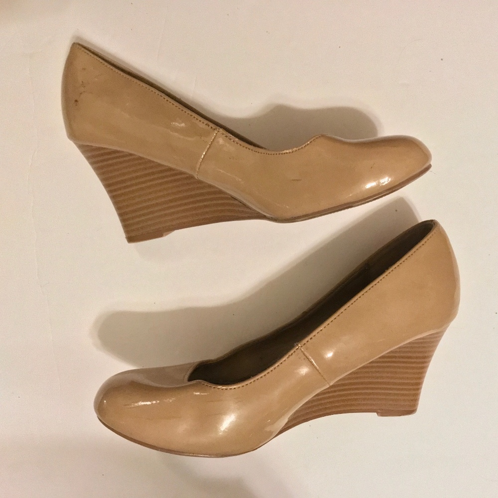 Tan Wedges